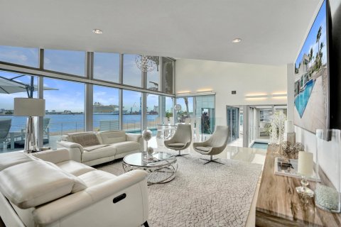 Casa en venta en Fort Lauderdale, Florida, 3 dormitorios, 304.53 m2 № 2268276 - foto 12