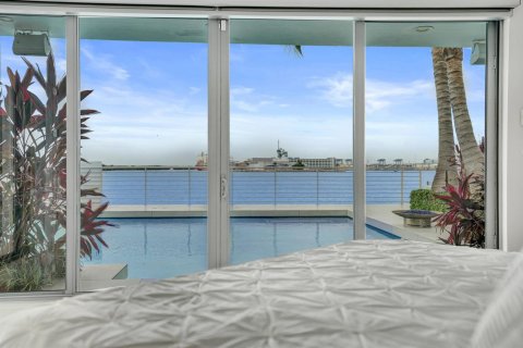 Casa en venta en Fort Lauderdale, Florida, 3 dormitorios, 304.53 m2 № 2268276 - foto 27