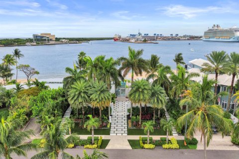 Casa en venta en Fort Lauderdale, Florida, 3 dormitorios, 304.53 m2 № 2268276 - foto 5