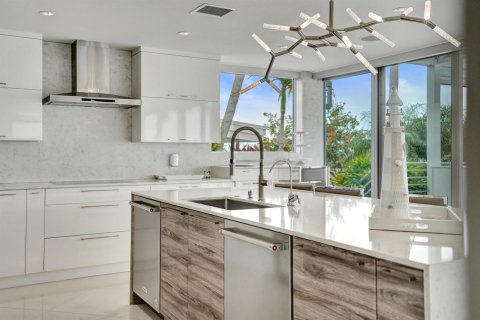 Casa en venta en Fort Lauderdale, Florida, 3 dormitorios, 304.53 m2 № 2268276 - foto 20