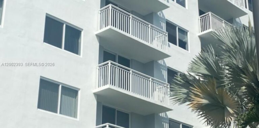 Коммерческая недвижимость в Дейви, Флорида № 2067602