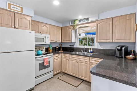 Villa ou maison à vendre à Venice, Floride: 2 chambres, 122.91 m2 № 2409011 - photo 9