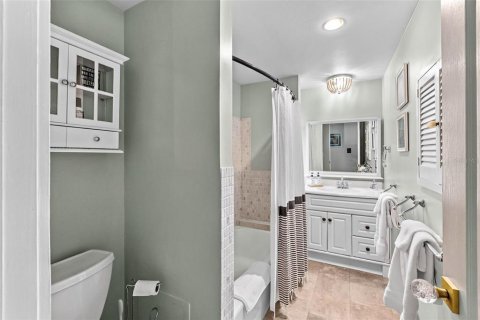 Villa ou maison à vendre à Venice, Floride: 2 chambres, 122.91 m2 № 2409011 - photo 22