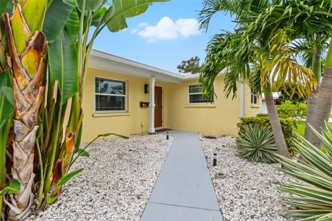 Villa ou maison à vendre à Venice, Floride: 2 chambres, 122.91 m2 № 2409011 - photo 3
