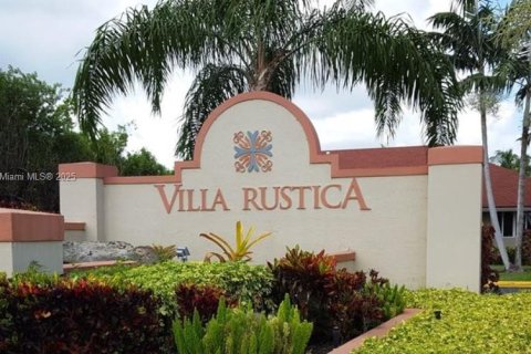 Condominio en Hialeah, Florida, 2 dormitorios  № 1968278