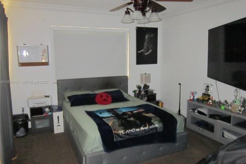 Condominio en venta en Hialeah, Florida, 2 dormitorios, 108.05 m2 № 1968278 - foto 10