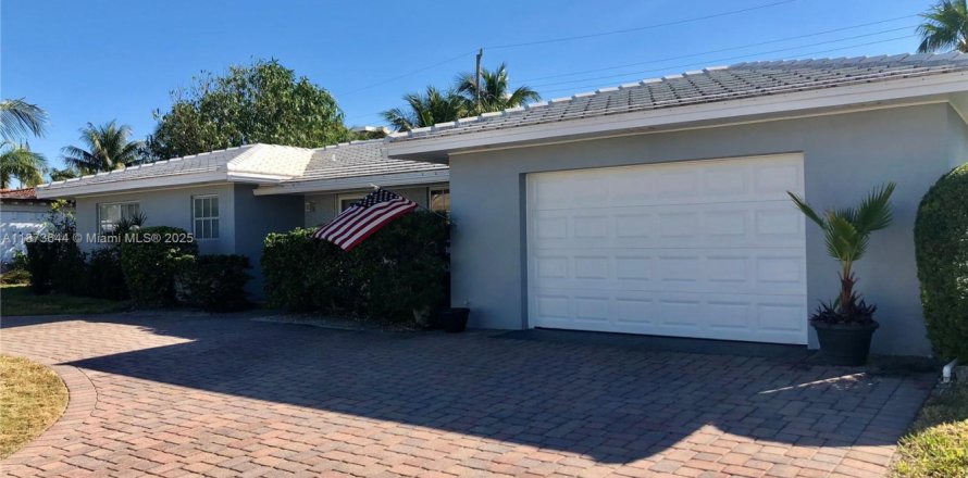 House in Riviera Beach, Florida 3 bedrooms, 149.76 sq.m. № 1981602