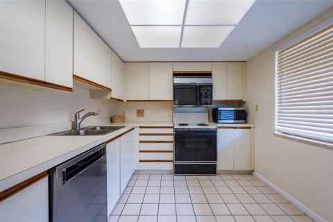 Condo in Clearwater, Florida, 1 bedroom № 2208887 - photo 18