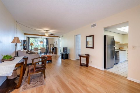 Condo in Clearwater, Florida, 1 bedroom № 2208887 - photo 9