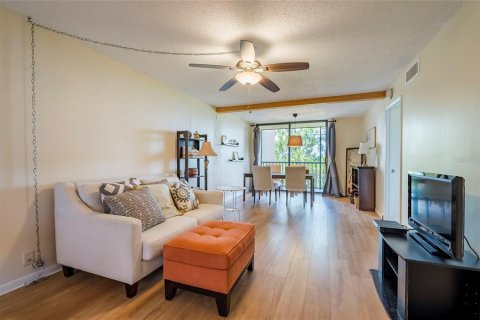 Condo in Clearwater, Florida, 1 bedroom № 2208887 - photo 11