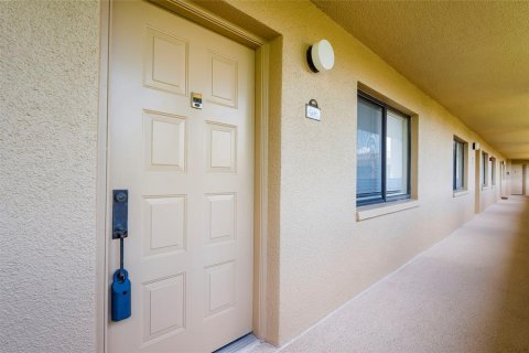 Condo in Clearwater, Florida, 1 bedroom № 2208887