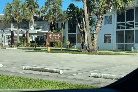 Copropriété à vendre à Margate, Floride: 2 chambres, 92.9 m2 № 1972088 - photo 3