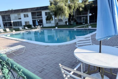 Copropriété à vendre à Margate, Floride: 2 chambres, 92.9 m2 № 1972088 - photo 8