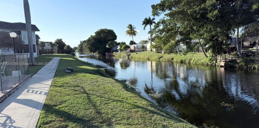 Condo à Margate, Floride, 2 chambres  № 1972088