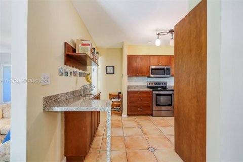 Купить виллу или дом в Бискейн-Парк, Флорида 3 спальни, 221.85м2, № 1998000 - фото 12