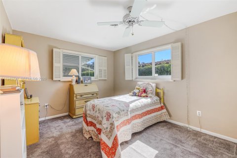 Купить виллу или дом в Бискейн-Парк, Флорида 3 спальни, 221.85м2, № 1998000 - фото 24