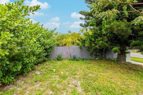 Propiedad comercial en venta en Dania Beach, Florida № 2054961 - foto 3