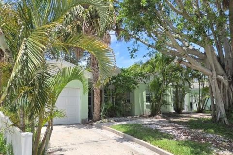 House in Clearwater, Florida 3 bedrooms, 122.26 sq.m. № 1822846 - photo 2