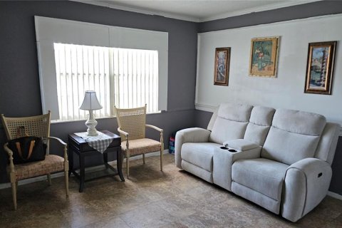 House in Bradenton, Florida 2 bedrooms, 100.89 sq.m. № 1883066 - photo 2