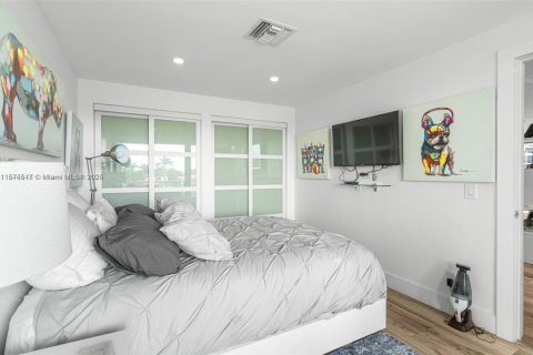 Condo in Fort Lauderdale, Florida, 2 bedrooms  № 1923463 - photo 18