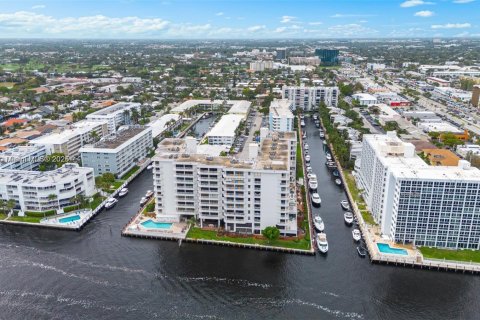 Condo in Fort Lauderdale, Florida, 2 bedrooms  № 1923463 - photo 27