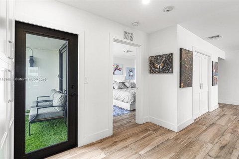 Condo in Fort Lauderdale, Florida, 2 bedrooms  № 1923463 - photo 16
