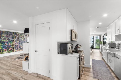 Condo in Fort Lauderdale, Florida, 2 bedrooms  № 1923463 - photo 13