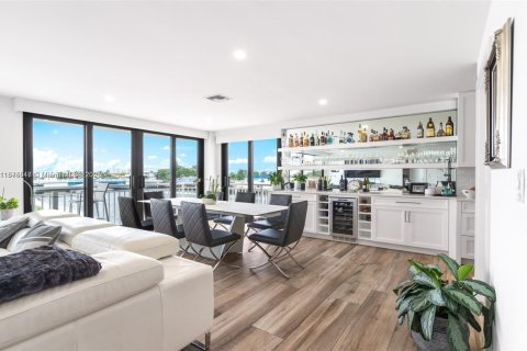 Condo in Fort Lauderdale, Florida, 2 bedrooms  № 1923463 - photo 10