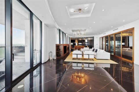 Condo in Sunny Isles Beach, Florida, 3 bedrooms  № 2089132