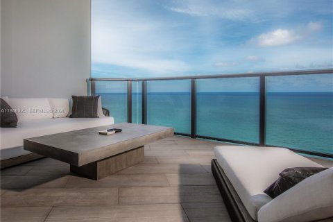 Condo in Sunny Isles Beach, Florida, 3 bedrooms № 2089132 - photo 10