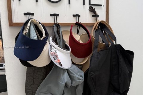 Снять в аренду виллу или дом в Форт-Лодердейл, Флорида 2 спальни, 98.85м2, № 1953017 - фото 4