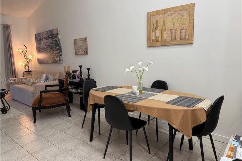 Снять в аренду виллу или дом в Форт-Лодердейл, Флорида 2 спальни, 98.85м2, № 1953017 - фото 16