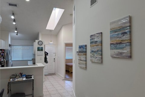 Снять в аренду виллу или дом в Форт-Лодердейл, Флорида 2 спальни, 98.85м2, № 1953017 - фото 11