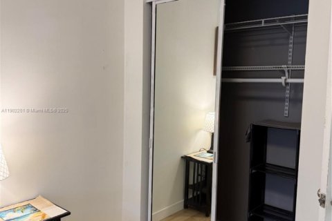 Снять в аренду виллу или дом в Форт-Лодердейл, Флорида 2 спальни, 98.85м2, № 1953017 - фото 22