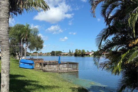 Дом в Форт-Лодердейл, Флорида 2 спальни, 98.85м2 № 1953017