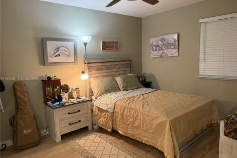 Снять в аренду виллу или дом в Форт-Лодердейл, Флорида 2 спальни, 98.85м2, № 1953017 - фото 17