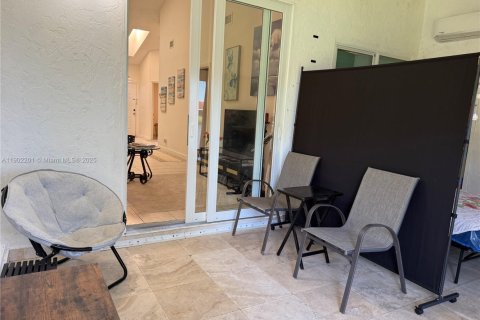 Снять в аренду виллу или дом в Форт-Лодердейл, Флорида 2 спальни, 98.85м2, № 1953017 - фото 24