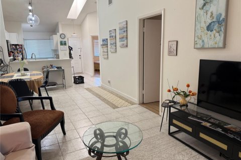 Снять в аренду виллу или дом в Форт-Лодердейл, Флорида 2 спальни, 98.85м2, № 1953017 - фото 15