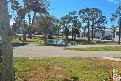 Condo in Englewood, Florida, 2 bedrooms  № 2110258 - photo 4