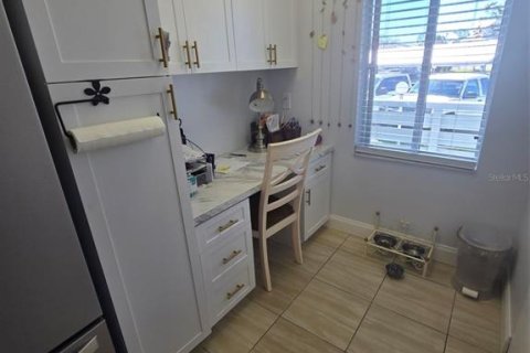 Condo in Englewood, Florida, 2 bedrooms  № 2110258 - photo 21