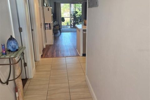 Condo in Englewood, Florida, 2 bedrooms  № 2110258 - photo 6