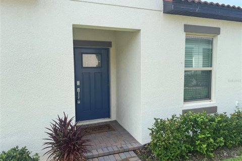 House in Wimauma, Florida 2 bedrooms, 149.94 sq.m. № 1910225 - photo 5