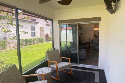 House in Wimauma, Florida 2 bedrooms, 149.94 sq.m. № 1910225 - photo 17