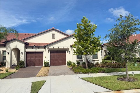 House in Wimauma, Florida 2 bedrooms, 149.94 sq.m. № 1910225 - photo 2