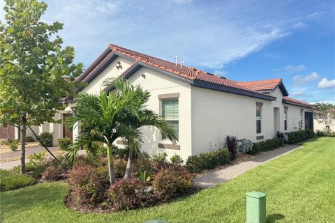 House in Wimauma, Florida 2 bedrooms, 149.94 sq.m. № 1910225 - photo 4