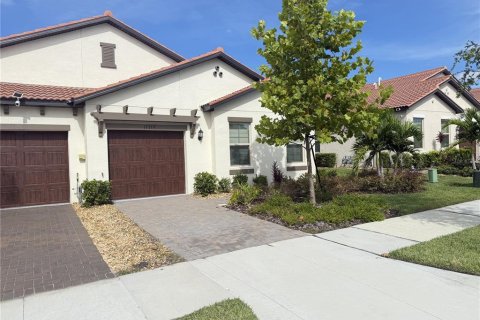 House in Wimauma, Florida 2 bedrooms, 149.94 sq.m. № 1910225 - photo 1