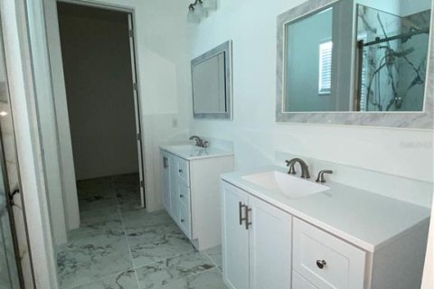 House in Punta Gorda, Florida 3 bedrooms, 205.69 sq.m. № 1908794 - photo 20