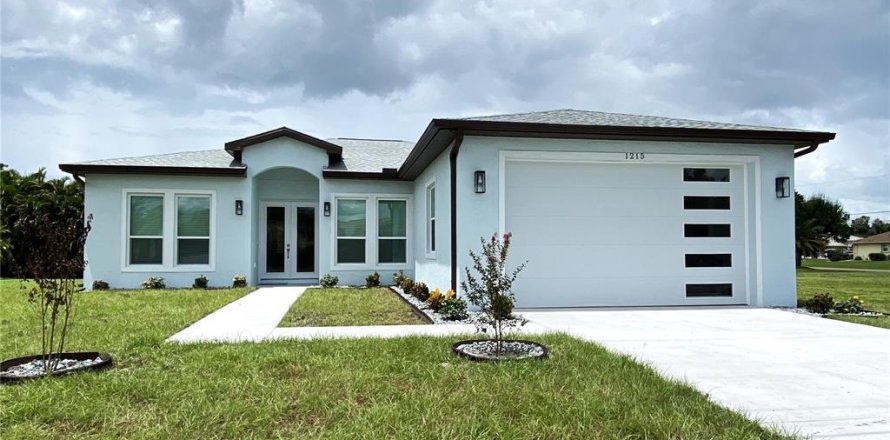 House in Punta Gorda, Florida 3 bedrooms, 205.69 sq.m. № 1908794