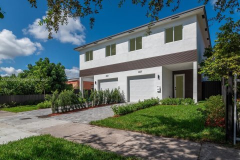 Townhouse in Miami, Florida 3 bedrooms № 1953434 - photo 3