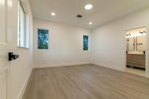 Townhouse in Miami, Florida 3 bedrooms № 1953434 - photo 24